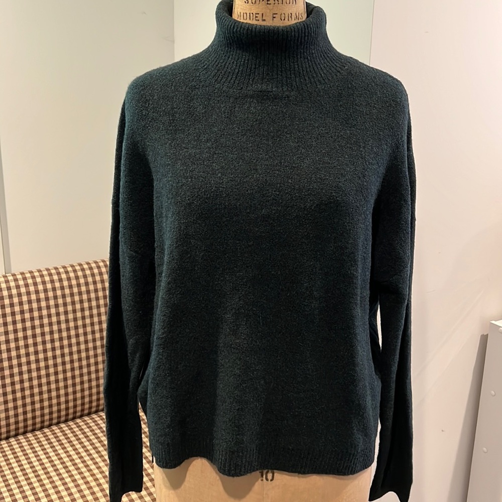 Harper Lane Green Turtleneck